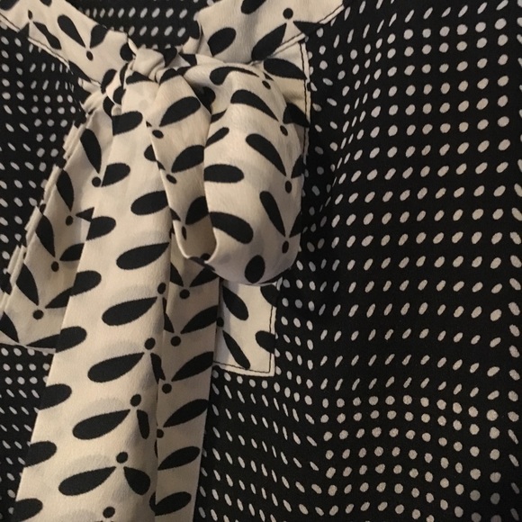 Black and cream Tie Blouse - Picture 2 of 6